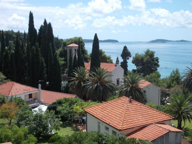 Apartment with sea view
