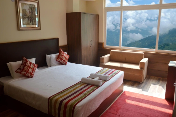 Standard Club room
