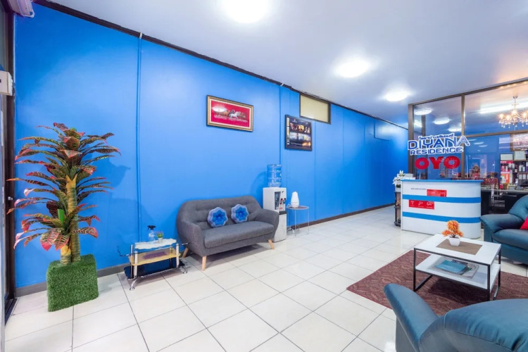 Oyo 75327 Diyana Residence