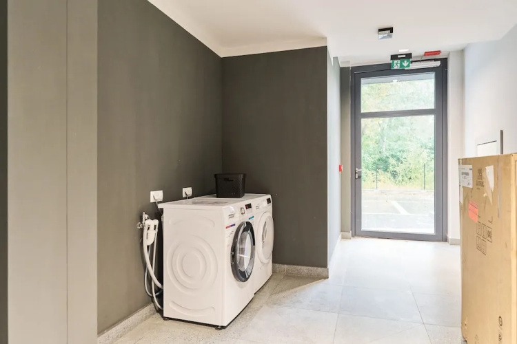 Studio Wrocław Fabryczna by Renters
