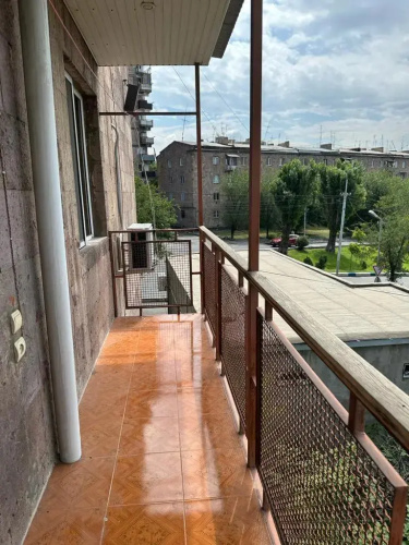 Yerevan nice apartment with balcony for rent