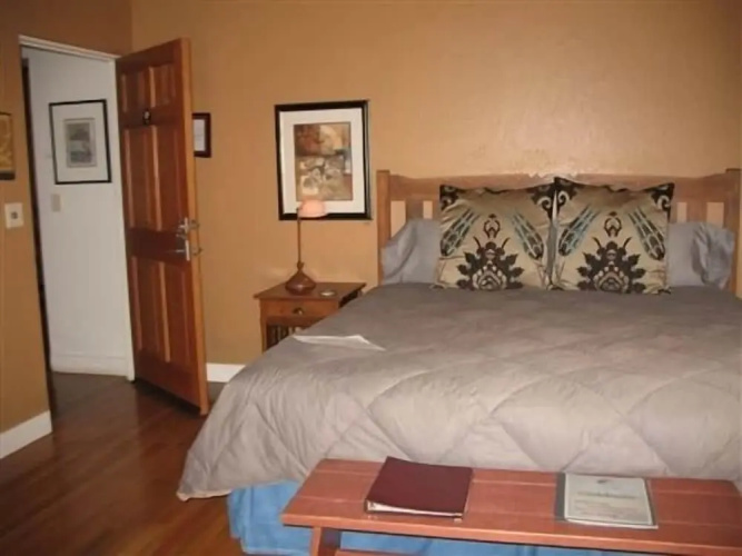 Bear Mountain Lodge