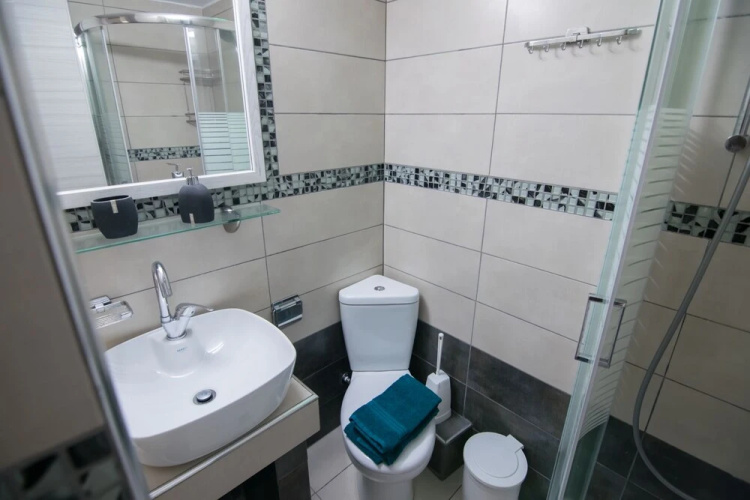 Avra Comfort Rooms