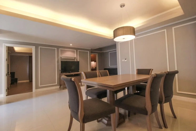 2 Bedrooms Standard Family room with balcony