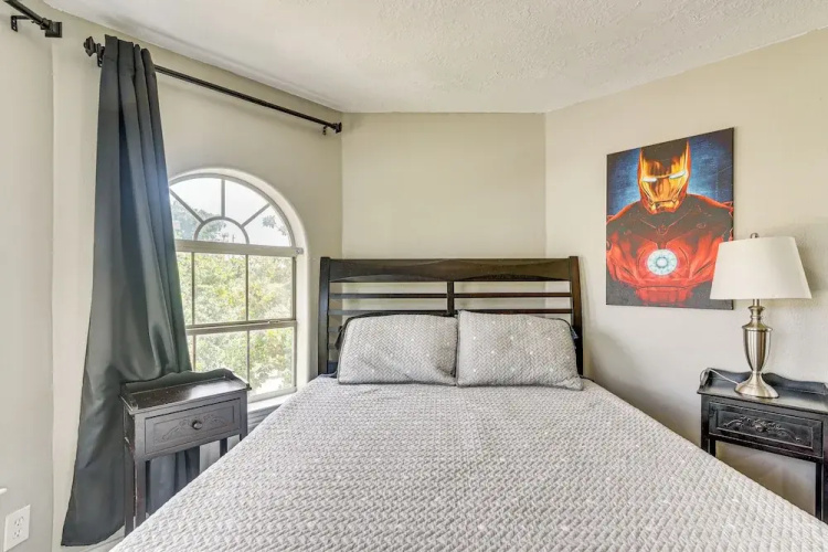 Walk to Shops & Dining: Modern Houston Apt!