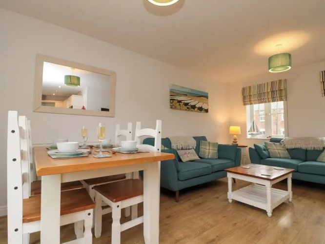 Dotty's Sunshine Cottage