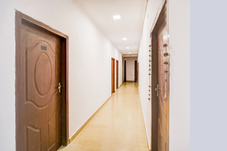 Super Hotel O Jankipuram Vikas Nagar