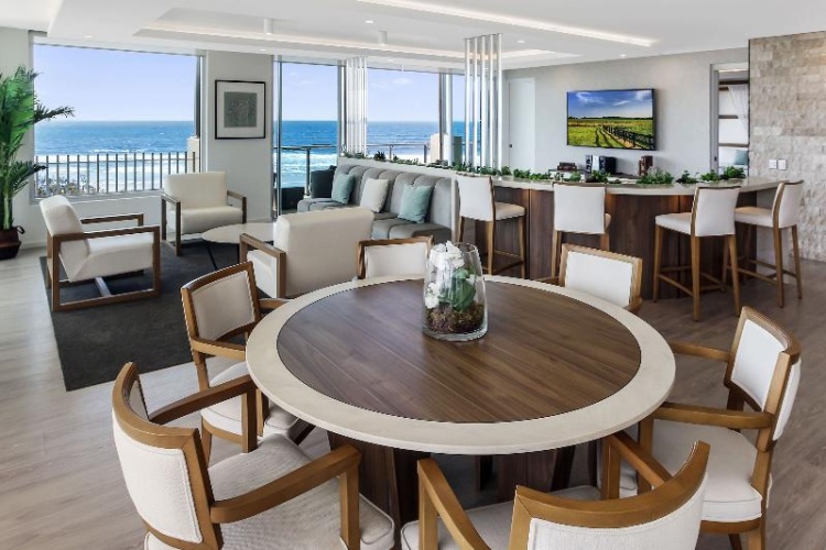 3 Bedrooms Executive Apartment with balcony