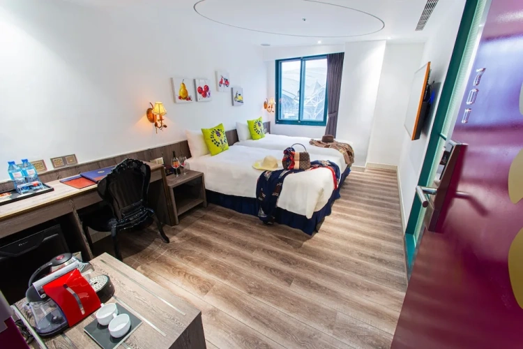 Premium Twin room with city view