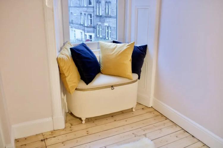1 Bedroom Flat Near Holyrood Park