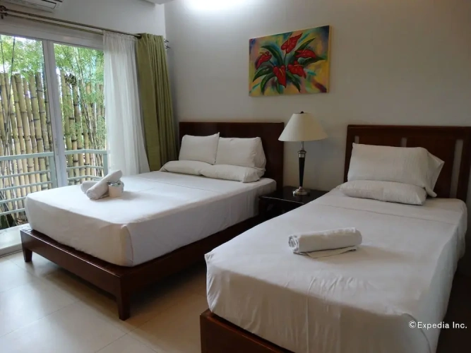 Deluxe Triple room with balcony