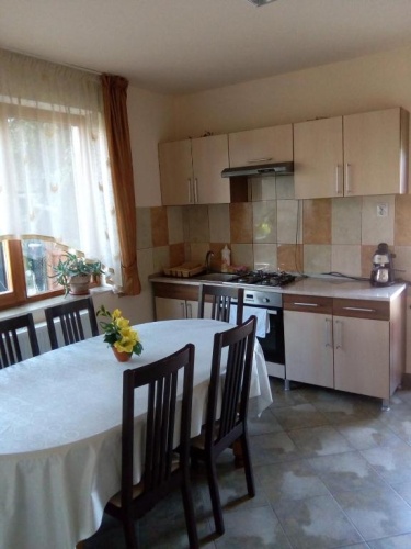 4 Bedrooms Cottage