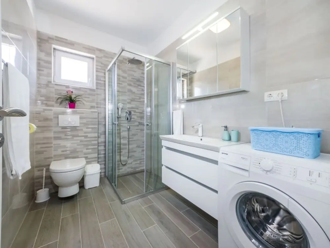 Charming Villa in Jasenice With Pool