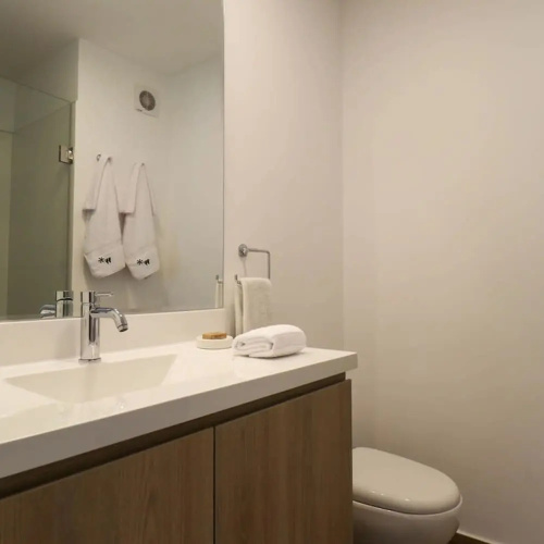 w Authentic 2BR in Miraflores