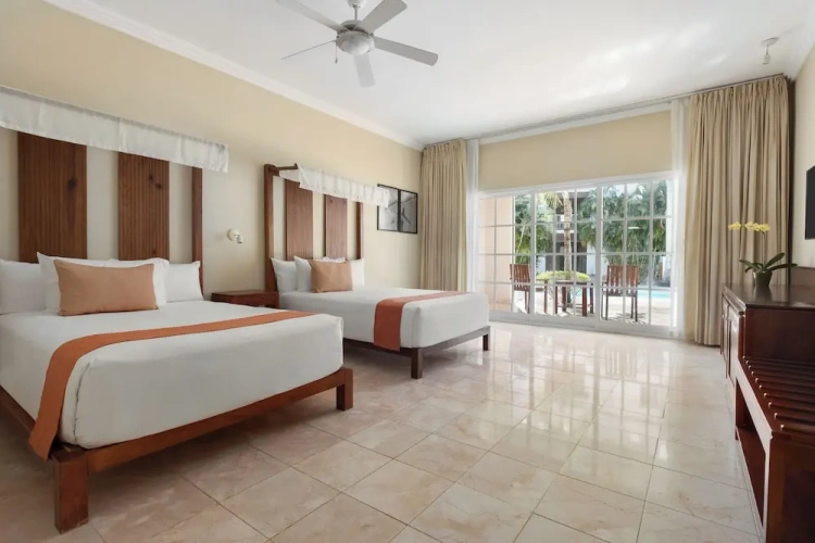 Pool Access Sun Club Double Junior Suite