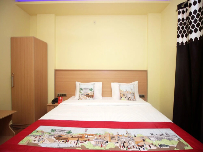 OYO 9563 Hotel RR Residency