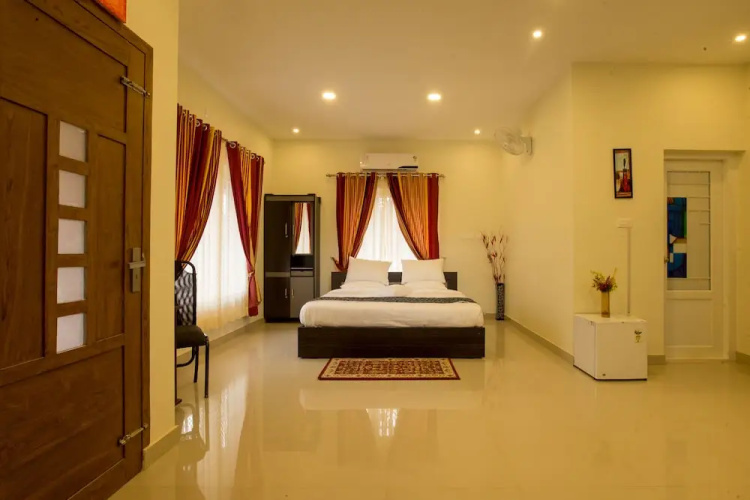 Girassol Serviced Villa
