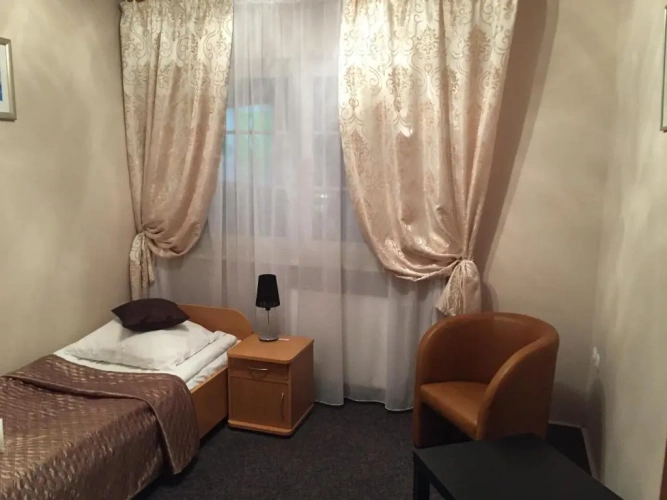Standard Triple room