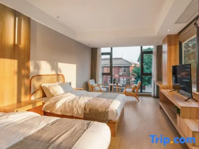 Triple Apartment