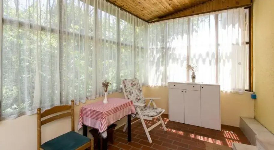 Room Ana