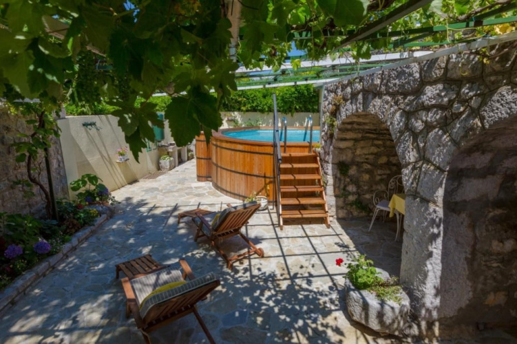 Ana Holiday House in Grižane-Belgrad