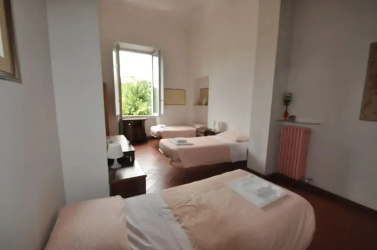 Comfortable 3BD Apt 7min Walk to The Train Station