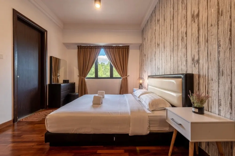 3 Bedrooms Deluxe room with balcony