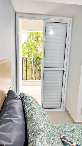 Apto Centro Ubatuba com Varanda Gourmet, Suíte e Piscina
