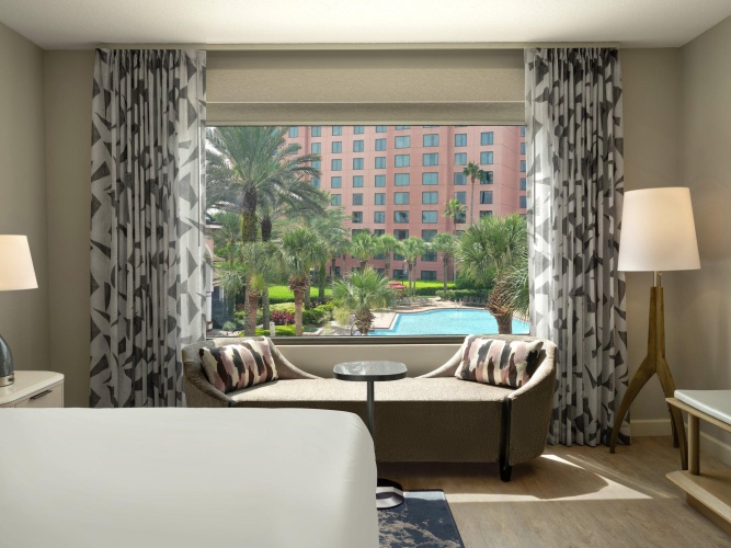 Royale Double Suite with pool view