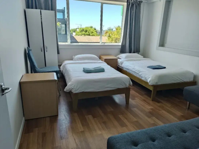 1 Double 2 single 2 Sofa Beds Suite 4