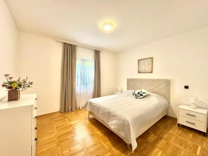 Sunny Bay Apartments