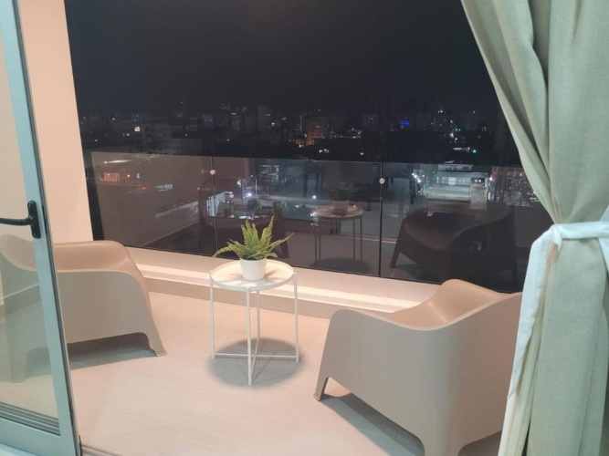 3 Bedrooms Apartment