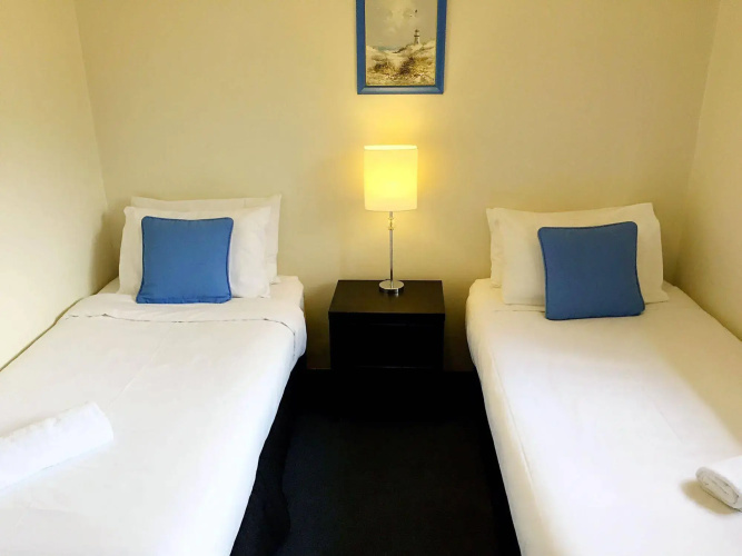 Admiral Motor Inn