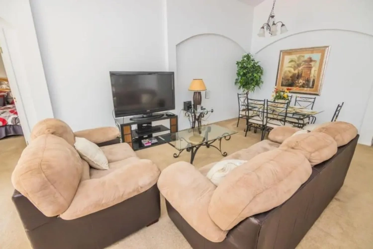 4 Bedrooms Cottage