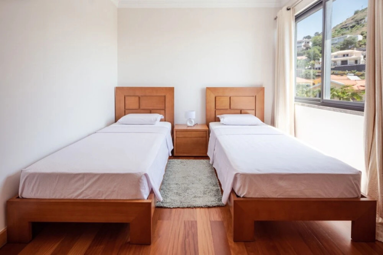 25 - Elegant apartment with Seaviews