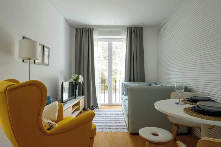 Almad3 Stylish Almada Hide-away
