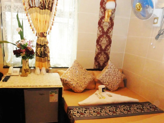 Oriental Pearl Kowloon Budget Hostel