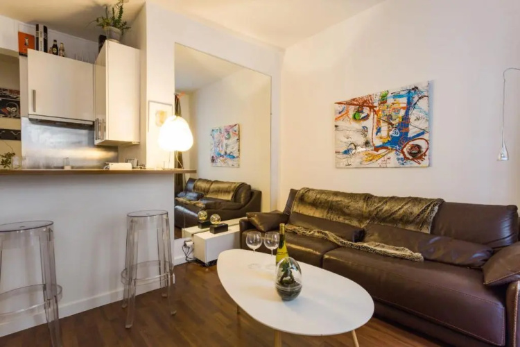 Artsy Flat For 2 Near Opera