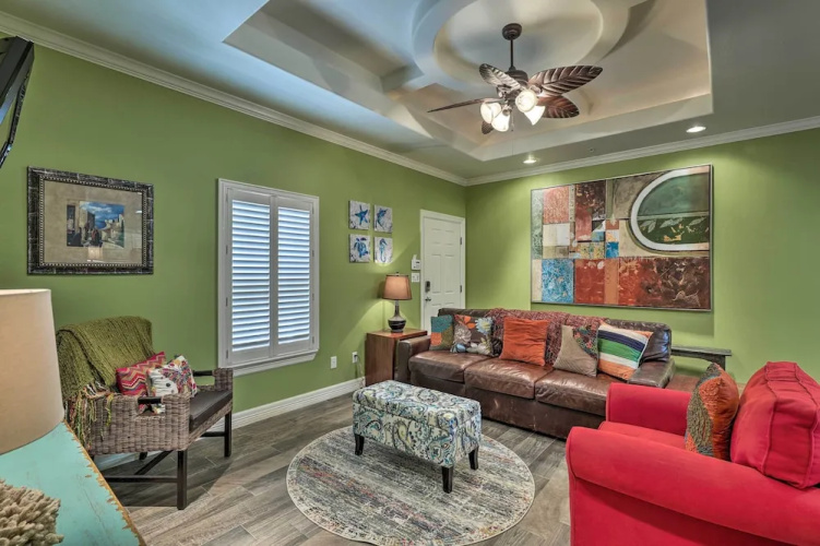 'pacifica' Condo w/ Balcony, Walk To Beach!