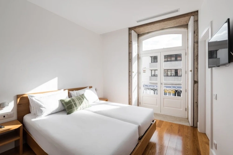 Standard Twin room with balcony