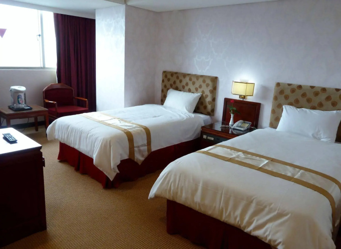 New Plaza Hotel