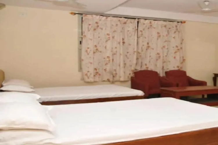 Goroomgo Mahalakshmi Comfort Mysore