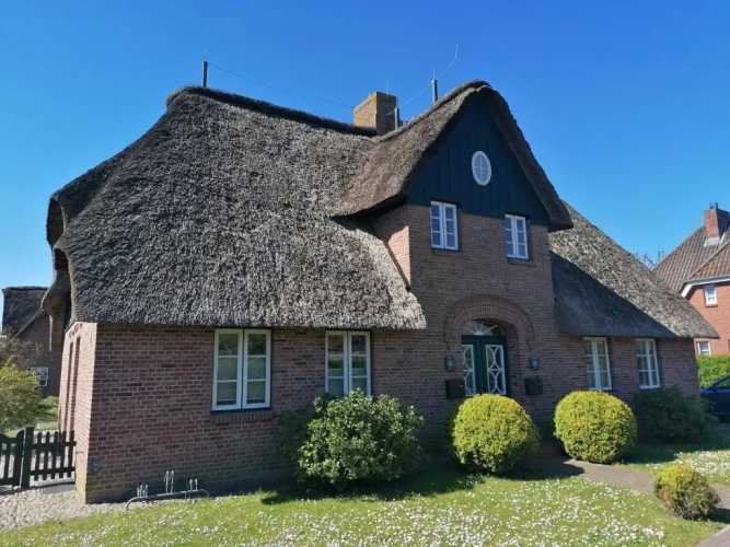 3 Bedrooms Cottage