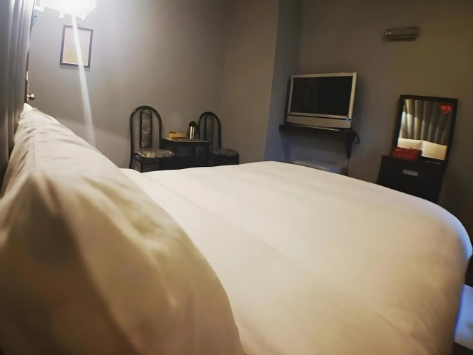 Fuchia Hotel