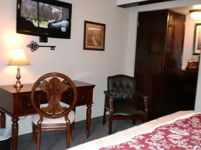 Deluxe Double room with partial view
