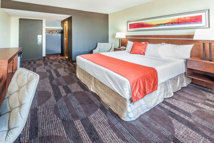 Bedfort Inn & Suites