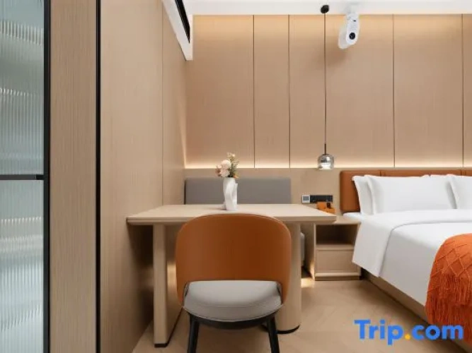 Standard Double room with city view