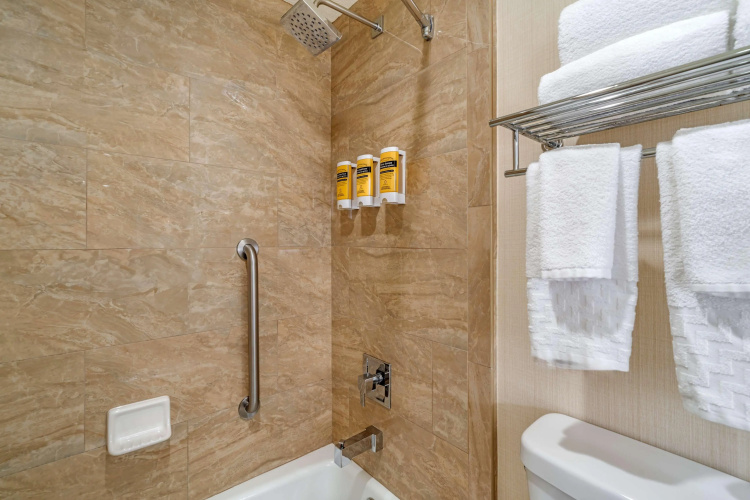 Best Western Plus Carpinteria Inn photo 10