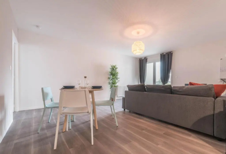 MELANIE - Appartement proche gare, arrivée 24 24