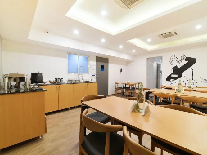 Srm by OYO Rooms
